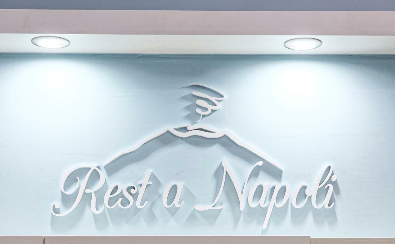 B&B Rest A Napoli ภายนอก รูปภาพ