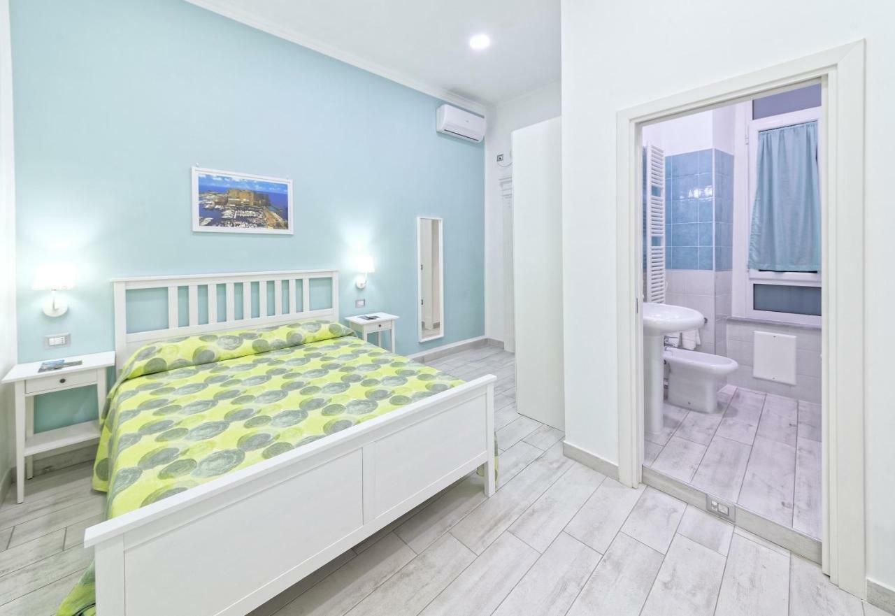 B&B Rest A Napoli ภายนอก รูปภาพ